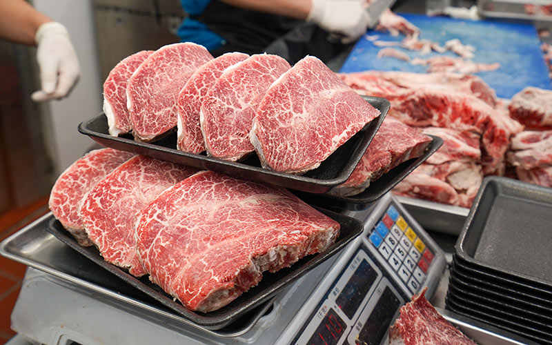 Quá trình sơ chế thịt tại Gofood Market