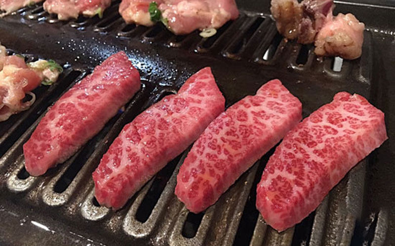 Chế biến thịt sườn rút xương Kobe Nhật Bản A5