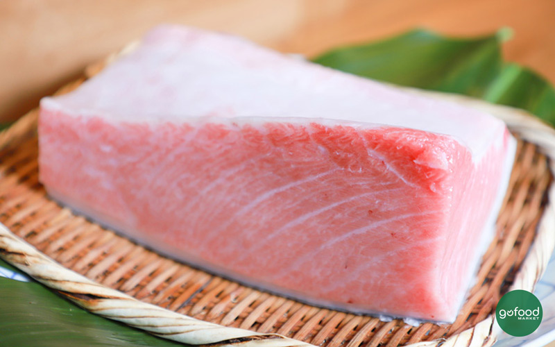 Thịt bụng cá ngừ vây xanh có màu hồng