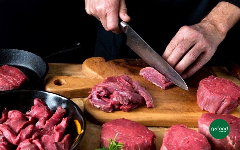 Gofood nhận cắt thịt theo quy cách riêng của từng nhà hàng 